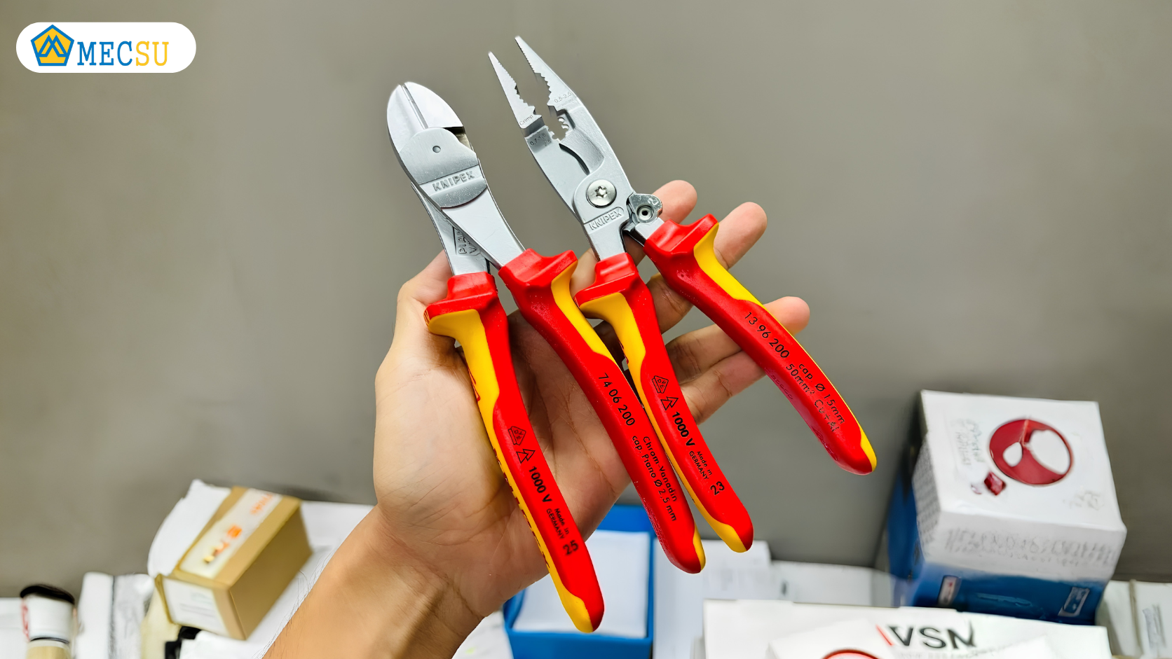 Kìm cầm tay cách điện